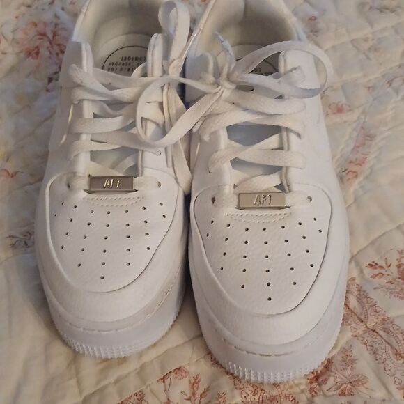 Nike  - Picture 5 of 7